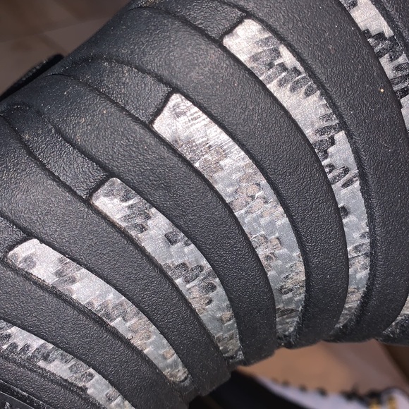 Air Jordan 12 Retro 'Royalty' - Picture 5 of 8